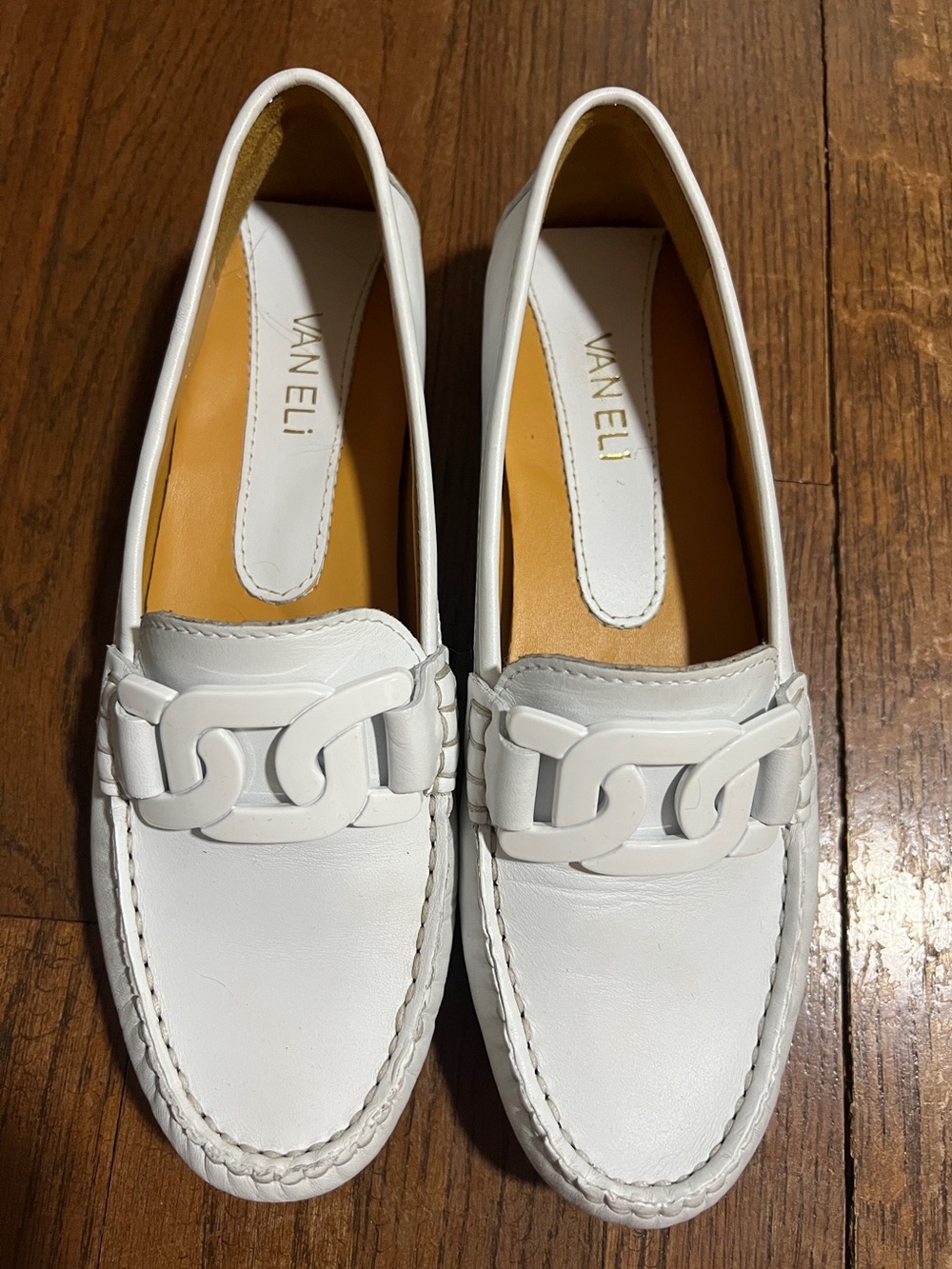 Van Eli White Leather Chain-Link Moccasin Loafers